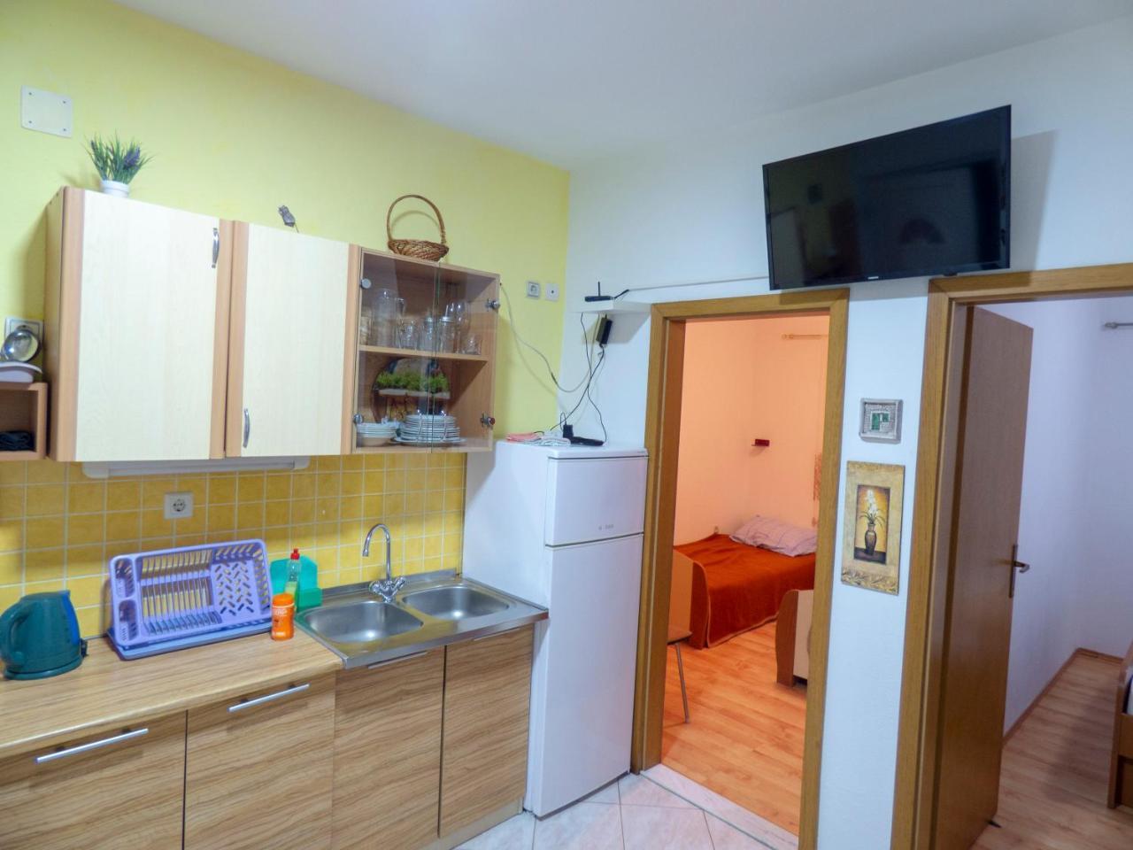 Apartments Plaza Иван-Долац Экстерьер фото