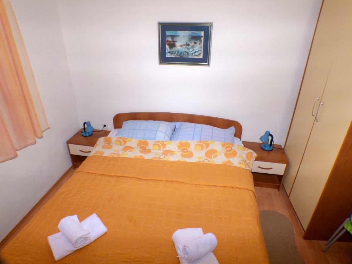 Apartments Plaza Иван-Долац Экстерьер фото