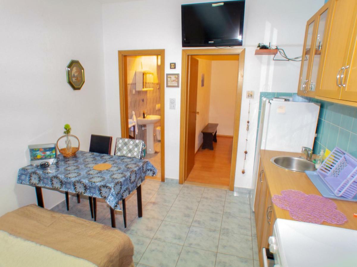 Apartments Plaza Иван-Долац Экстерьер фото