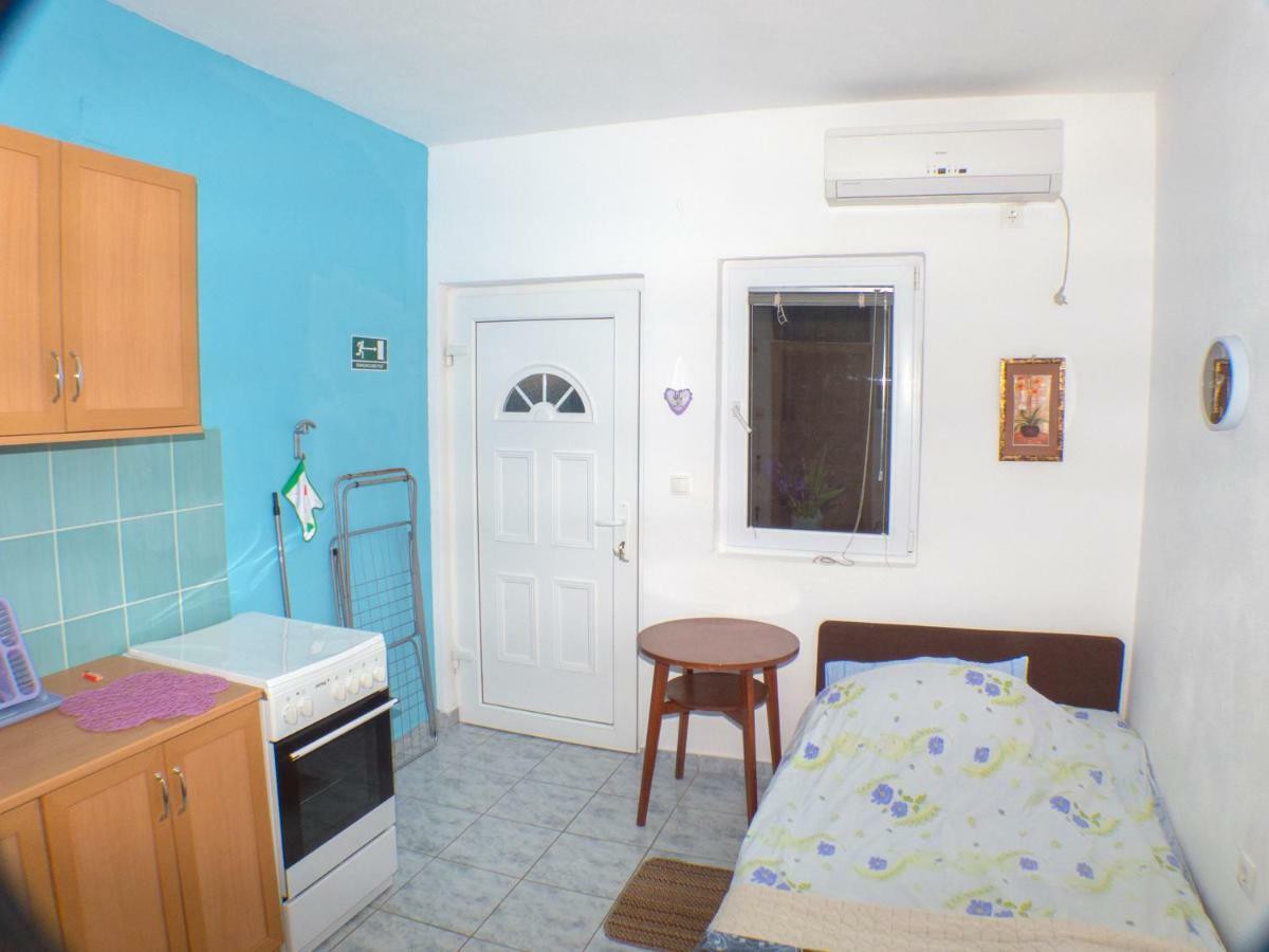 Apartments Plaza Иван-Долац Экстерьер фото
