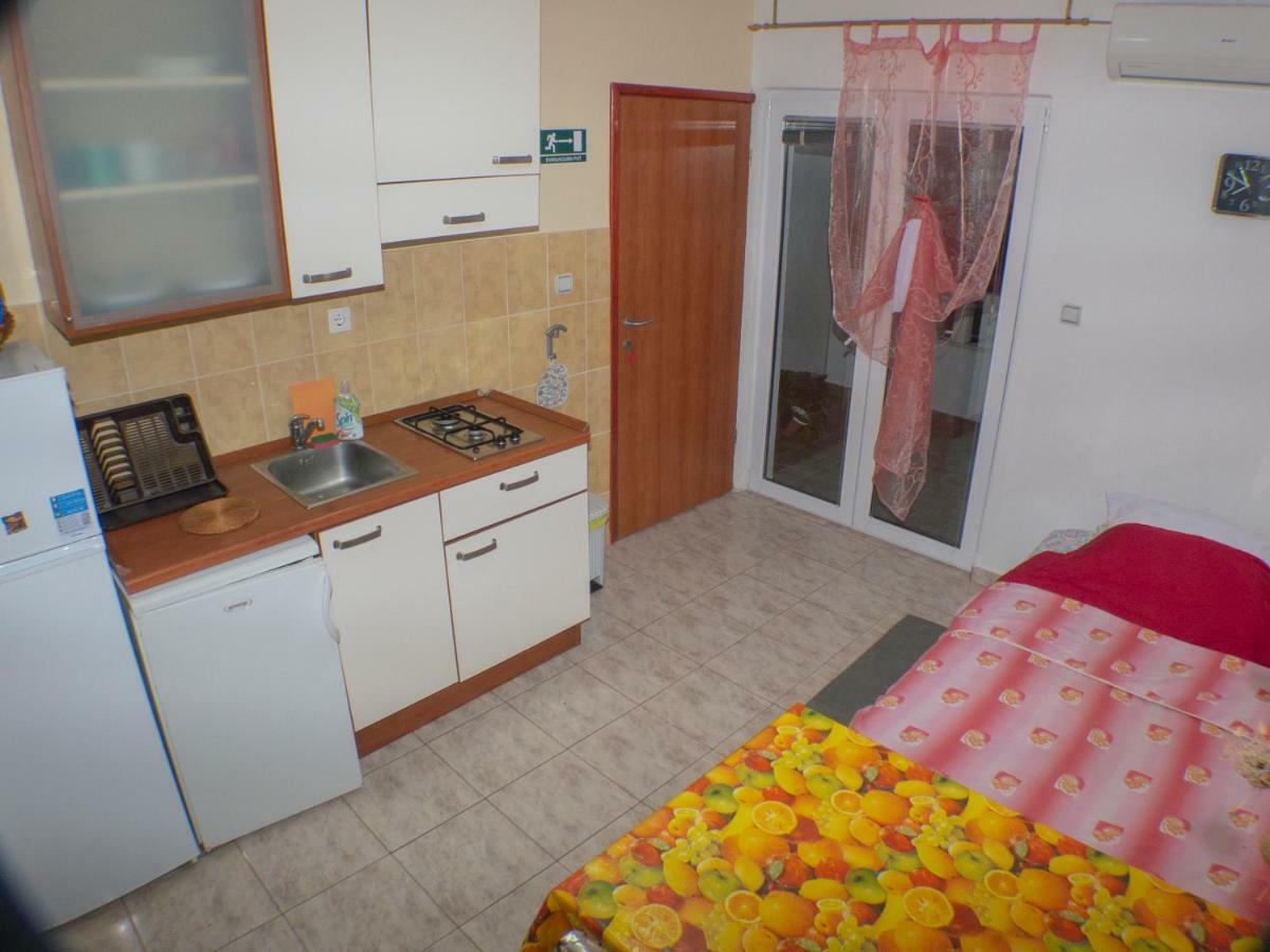 Apartments Plaza Иван-Долац Экстерьер фото