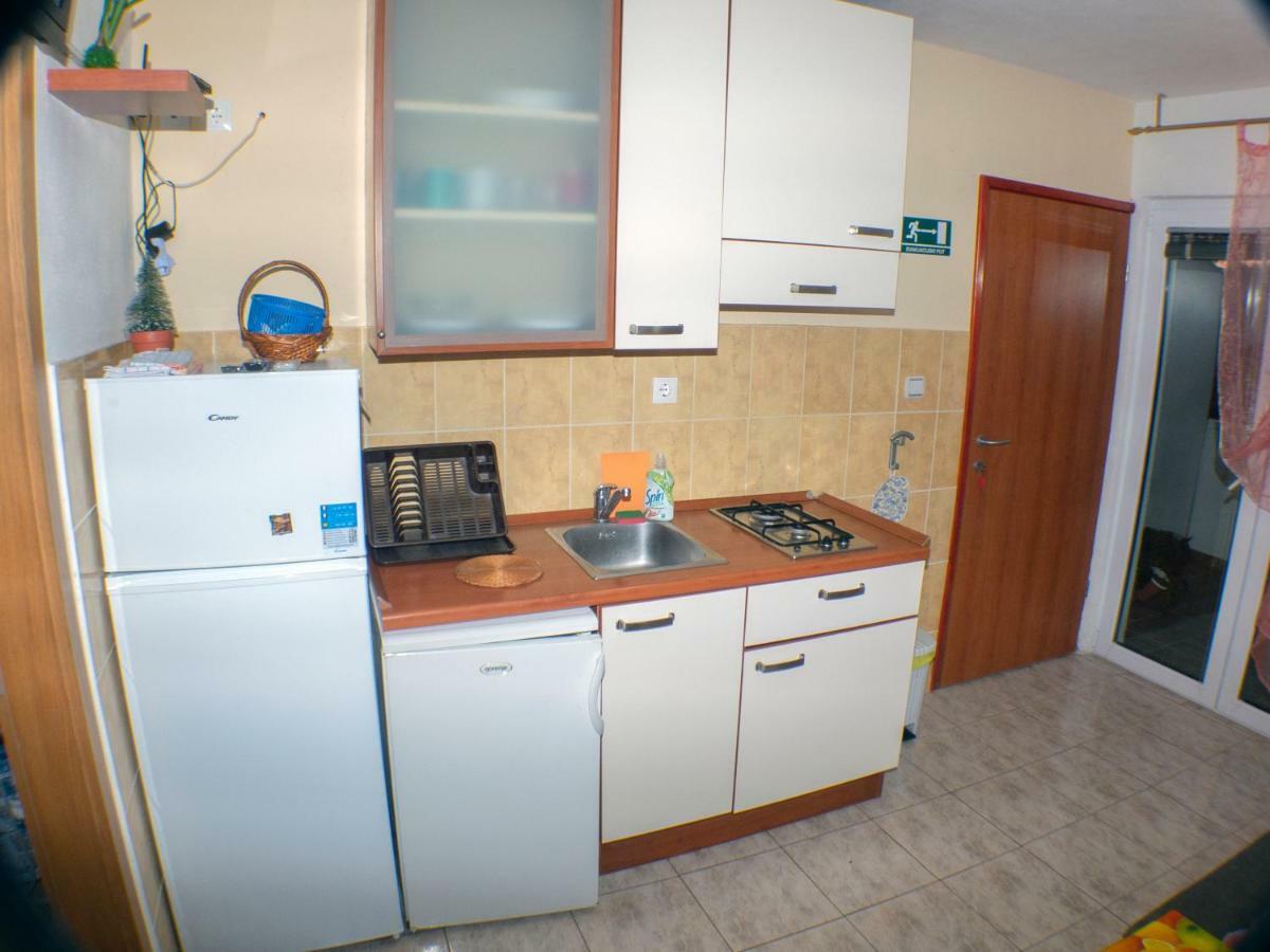 Apartments Plaza Иван-Долац Экстерьер фото
