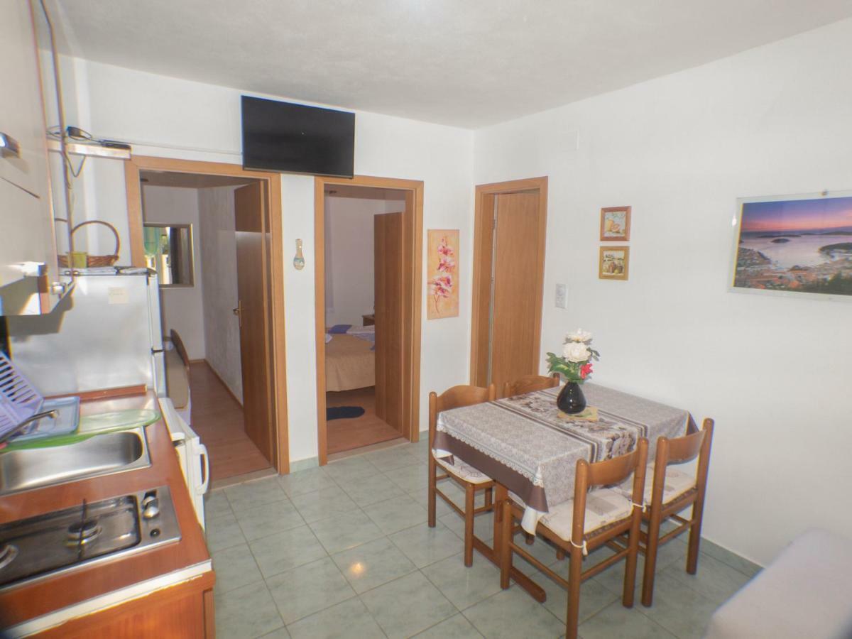 Apartments Plaza Иван-Долац Экстерьер фото