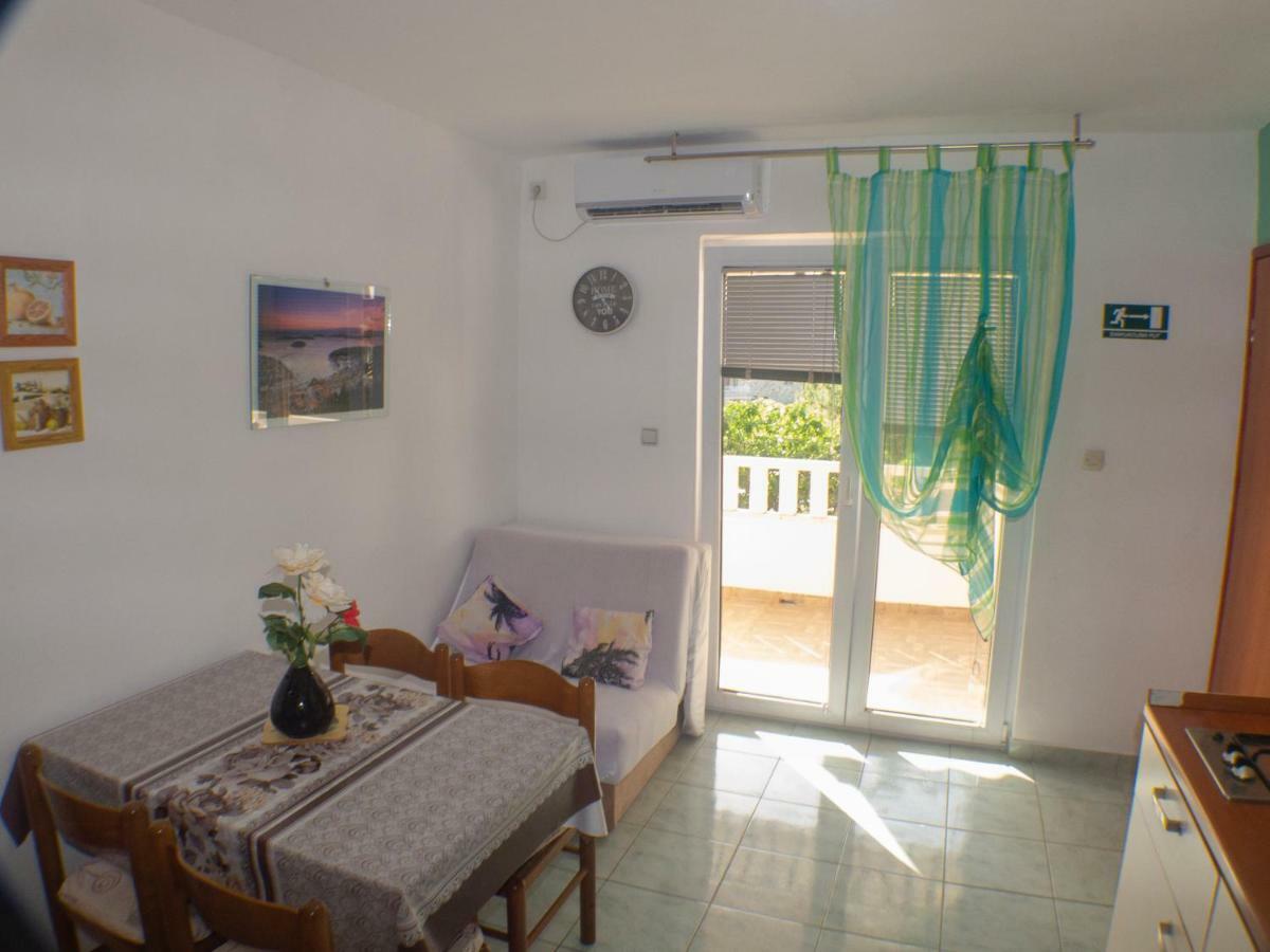 Apartments Plaza Иван-Долац Экстерьер фото