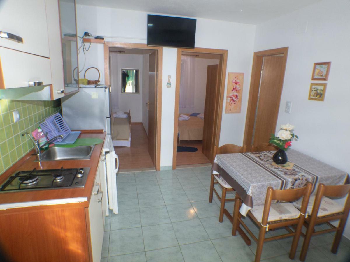 Apartments Plaza Иван-Долац Экстерьер фото