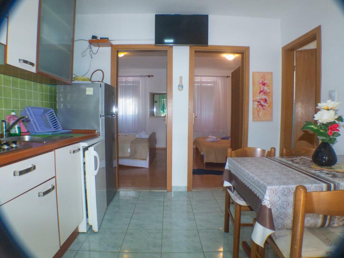Apartments Plaza Иван-Долац Экстерьер фото