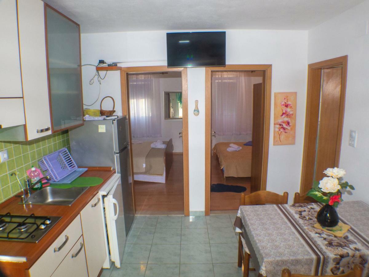 Apartments Plaza Иван-Долац Экстерьер фото