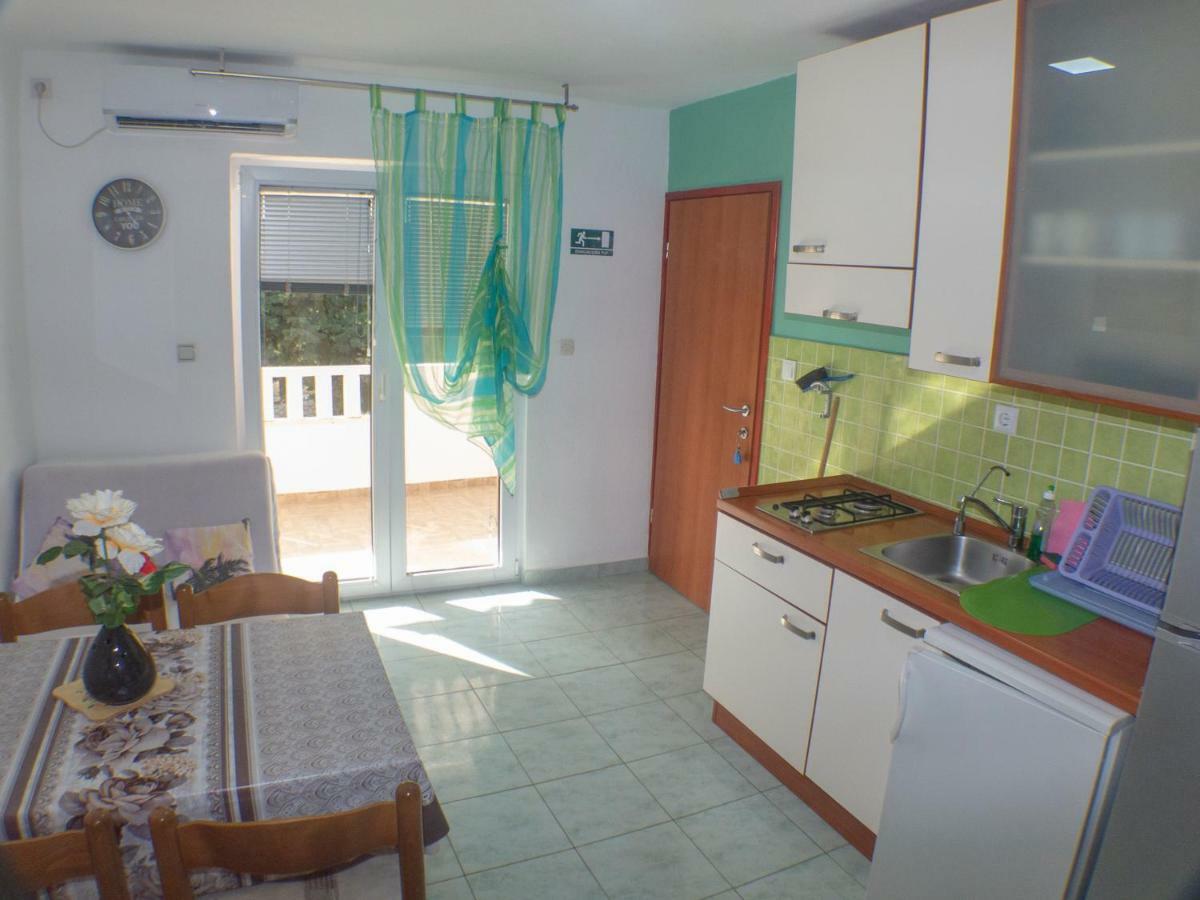 Apartments Plaza Иван-Долац Экстерьер фото