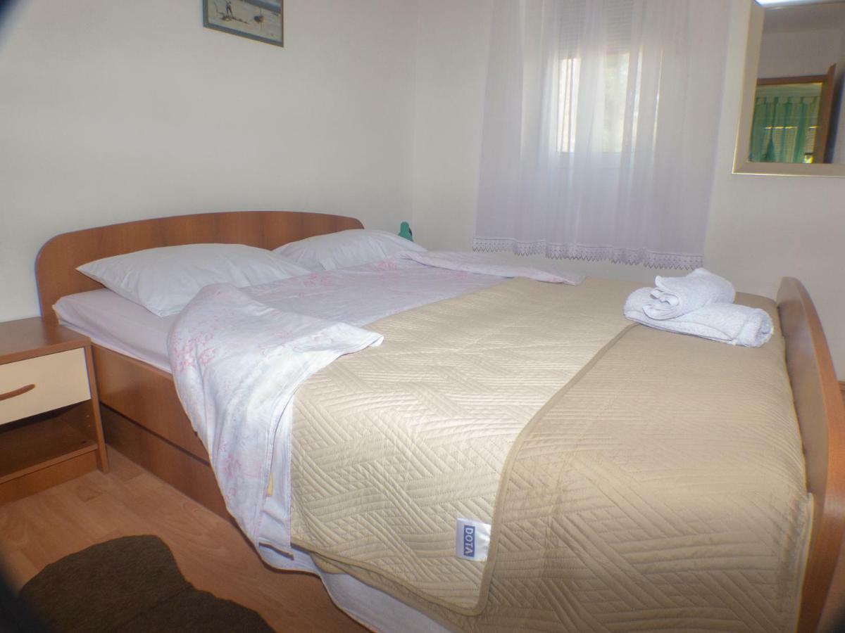 Apartments Plaza Иван-Долац Экстерьер фото