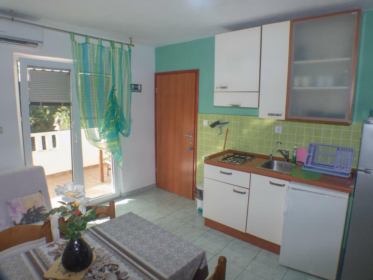 Apartments Plaza Иван-Долац Экстерьер фото