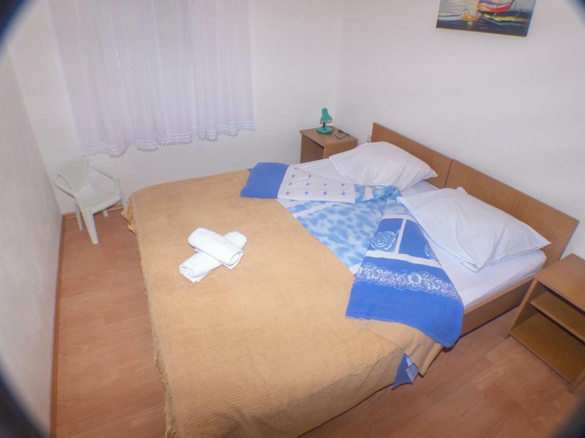 Apartments Plaza Иван-Долац Экстерьер фото