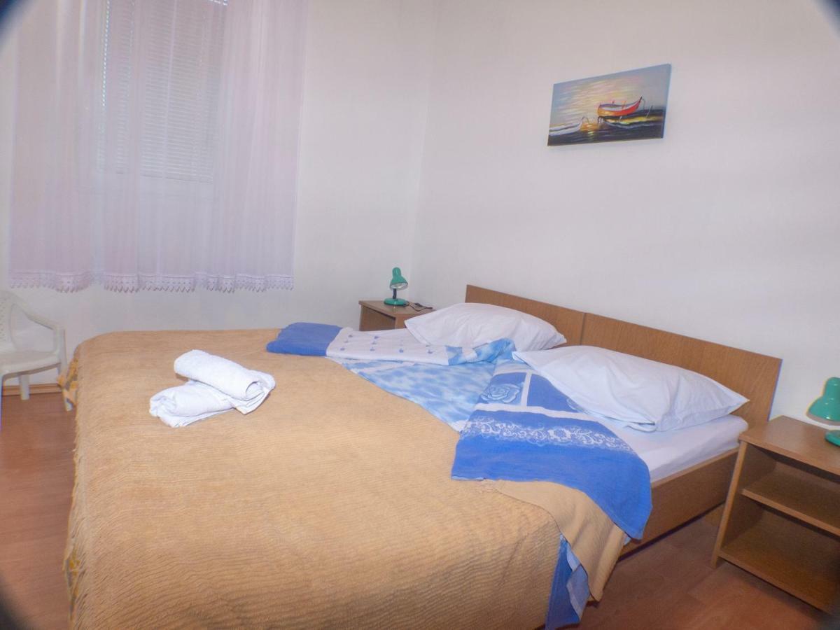 Apartments Plaza Иван-Долац Экстерьер фото